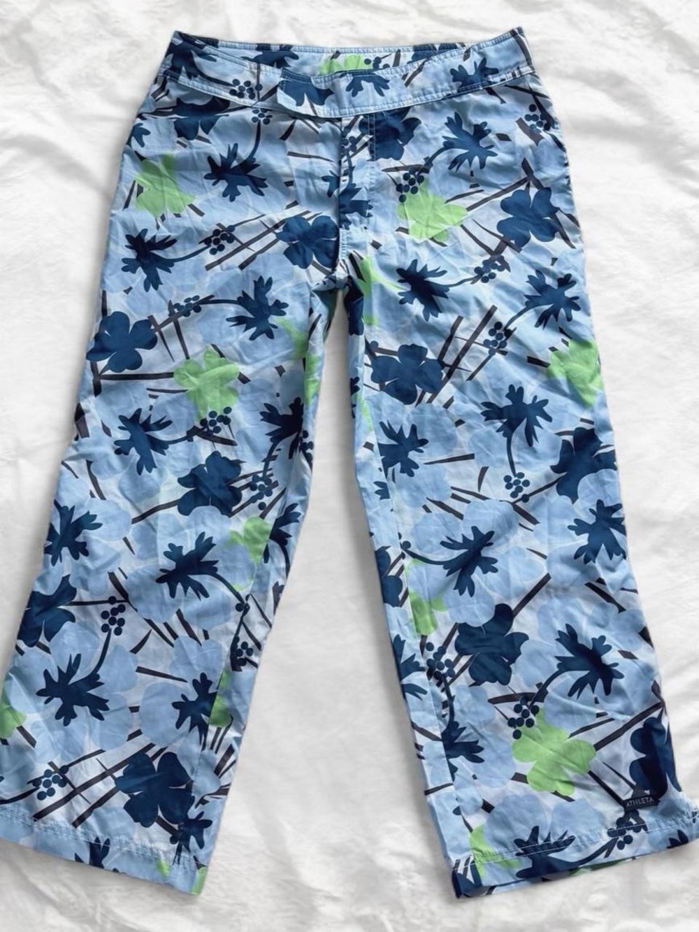 Athleta Y2K Blue Floral Capris Size M